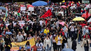 اعتراض معلمها به دولت در کلمبیا