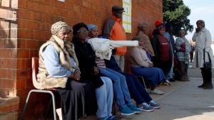 جنوبی افریقہ کے انتخابات،نیلسن منڈیلا کی پارٹی اکثریت سے محروم رہ گئی
