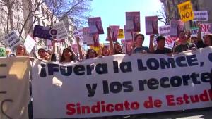 Estudiantes y profesorado en huelga por la defensa de la educación en España