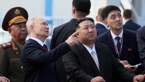Россиянын президенти Путин Корея сапарынан мурда Түндүк Корея басма сөзүнө макала жазды