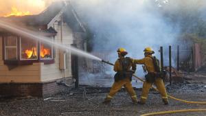 美国阿肯色州一住宅发生火灾  四人丧生