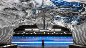 Metro və dünyanın ən uzun incəsənət qalereyası