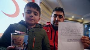 Niño de nueve años dona sus ahorros a las víctimas del terremoto en Türkiye