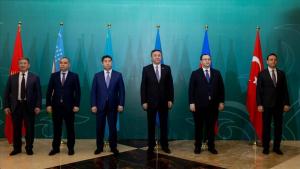 تۆرک یورتلاری نینگ اِکرانچیلیق وزیرلری قازاغیستان دا دوشوشدی