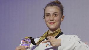 La deportista turca Merve Dinçel terminó el Campeonato Mundial con la medalla de oro