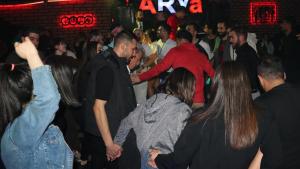 Van şəhərində Novruz bayramını qeyd edən iranlı turistlər