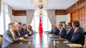 Il ministro Hakan Fidan riceve una delegazione statunitense nella capitale Ankara