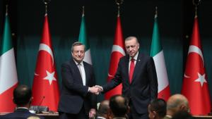Draghi aplaude esfuerzos de Turquía por la apertura de corredor de granos en el Mar Negro