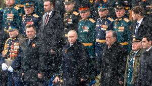 Владимир Путин Улуу Жеңиштин 79 жылдыгына карата борбор шаар Москвада Кызыл аянтта сөз сүйлөдү