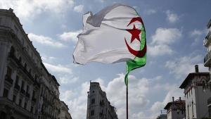 Алжир отваря границата с Тунис...