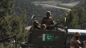 Pakistanda Guralan Bombaly Hüjümde 7 Esger Ýogaldy