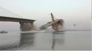 ریزش مجدد پل در حال ساخت در هند