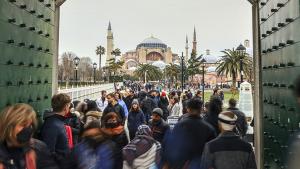 Türkiyä ike ayda yaqınça 4 million çit il qunağın qabul itte