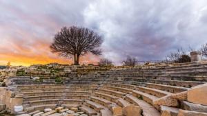 Anadoluda ilk sənətkarlar birliyinin qurulduğu antik Teos şəhəri