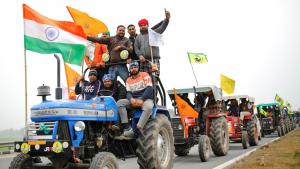 Marcha de agricultores da Índia em tratores contra a reforma agrária