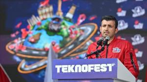 سخنرانی رئیس هیئت مدیره تکنوفست و بنیاد تیم فناوری ترکیه در افتتاحیه جشنواره تکنوفست ازمیر