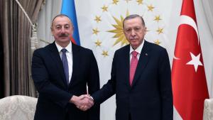A karabahi tűzszünetről tárgyalt Erdoğan és Alijev
