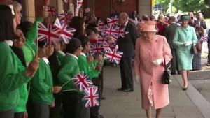 Empiezan las exposiciones con motivo del 70 aniversario de la Reina Isabel en el trono