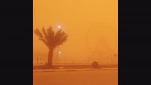 伊拉克纳杰夫市被厚厚的沙土覆盖