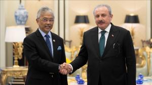 رئیس مجلس ملی کبیر ترکیه با پادشاه مالزی دیدار کرد