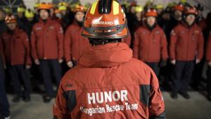 Számos ország küld mentőcsapatokat Türkiyébe