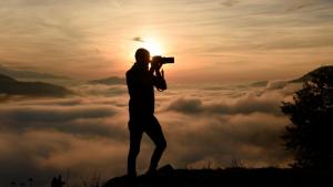 Hullámtörés: Magyar fotográfusok a vízről és emberről