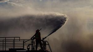 El incontrolable incendio en Canadá avanza al menos 30 metros por minuto