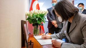 Presidenta de Taiwán y altos funcionarios de su administración donan a Türkiye su salario de un mes