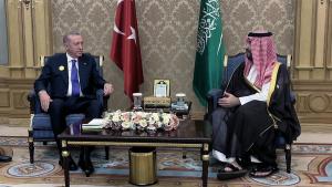 Erdogan na Arábia Saudita: "Israel nem permite a entrega de ajuda humanitária a Gaza"