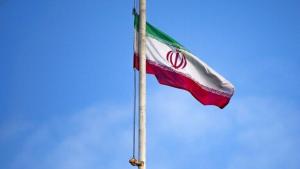 伊朗为空难中遇难的总统及随行官员举行哀悼仪式