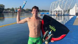 Deportista turco, Derin Toparlak, gana el Campeonato Mundial de Natación con Aletas