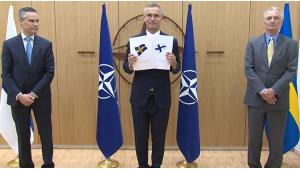 Финска и Шведска ги доставија своите официјални барања да станат членки на НАТО