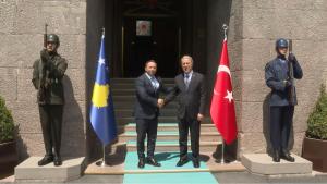 وزیر دفاع ترکیه با همتای کوزوویی خود در آنکارا دیدار کرد