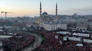 İstanbulda Fälästingä teläktäşlek yöreşe uza