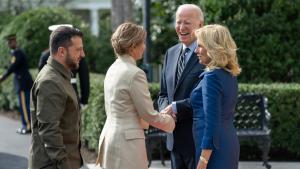 Biden recibe a Zelenski: "EEUU entregará pronto los tanques Abrams a Ucrania"