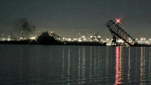 Ponte Francis Scott Key em Baltimore ruiu após embate de navio numa das colunas