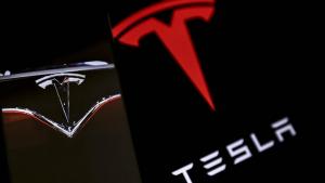 Tesla convocará a sus 1,1 millones de coches a la fábrica por averías peligrosas