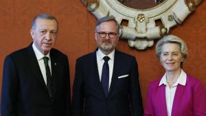 Il presidente Erdogan incontra alcuni leader nella Repubblica Ceca