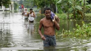 بھارت: سیلاب کے نتیجے میں ہلاکتوں کی تعداد 100 سے تجاوز کر گئی