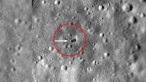 НАСА публикува кратер на Луната образувал се след падане на ракета...