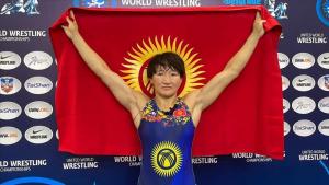کشتی‌گیر زن قرقیزستانی سومین مدال طلای خود را در مسابقات قهرمانی جهان کسب کرد