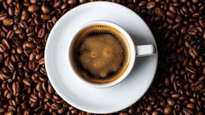 Los que consumen café toman más pasos