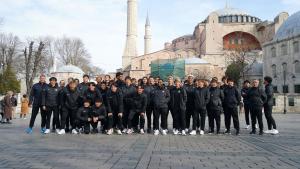 El equipo japonés Sanfrecce Hiroshima de gira en Estambul