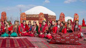 تۆرکمنیستان دا میللی باهار بایرامی گچیریلدی