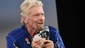 Richard Branson concluye con éxito su vuelo al espacio en el VSS Unity de Virgin Galactic