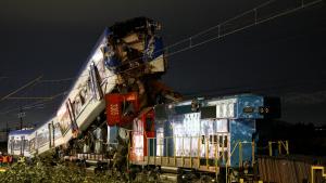 智利客运列车与货运列车相撞
