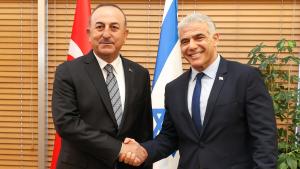 Shefi i diplomacisë turke ndodhet për vizitë zyrtare në Izrael