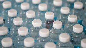 Los químicos en los embalajes plásticos causan la obesidad