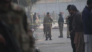 Decenas de muertos por explosión en una mezquita en Pakistán