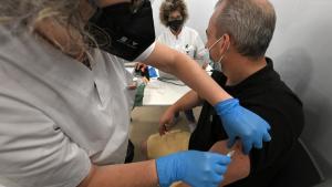 Arranca en España la nueva campaña de vacunación para la cuarta dosis del COVID